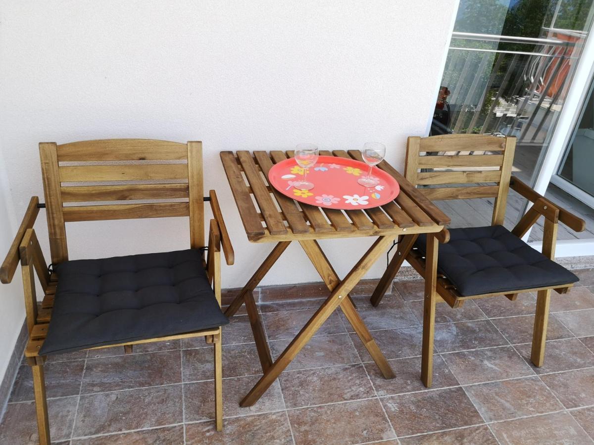 Apartmani Mentha & Lipa Novi Vinodolski Exteriér fotografie